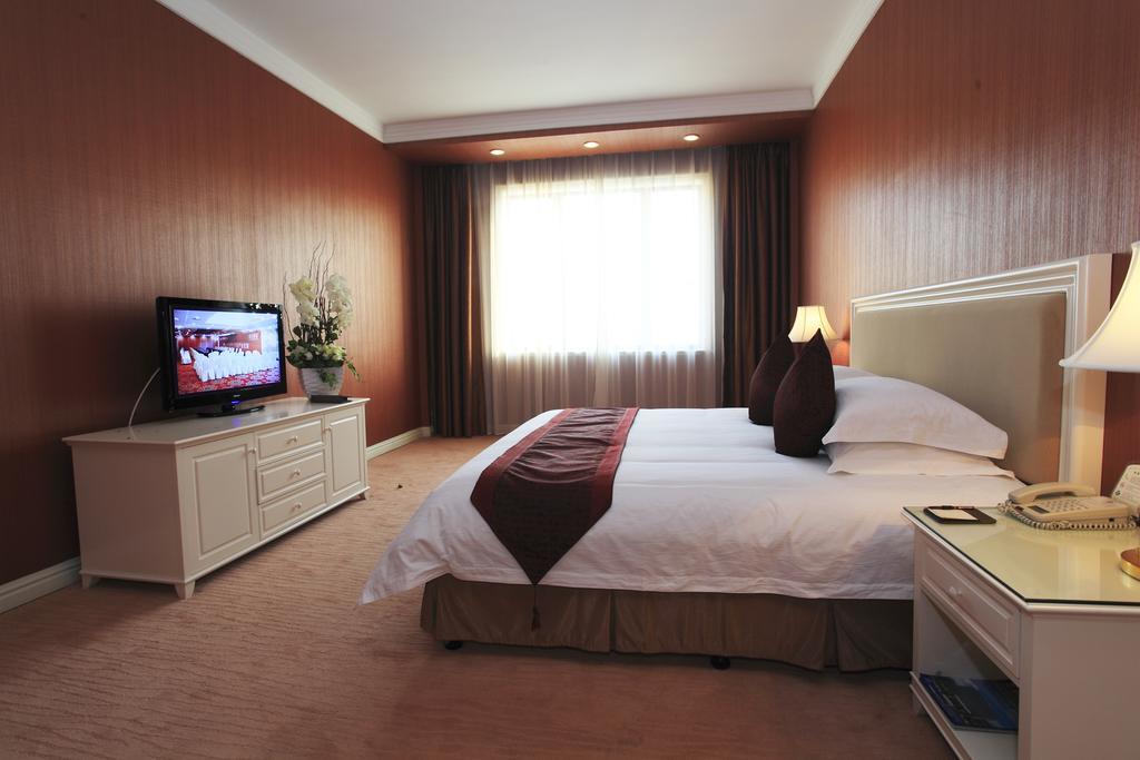 Eiffelton Hotel 5*